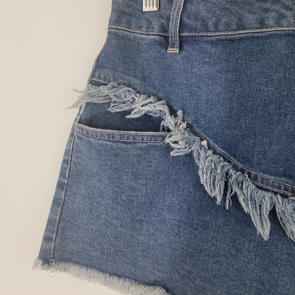 Chelsea & Violet Women's Fringe Frayed Hem Summer Denim Short Sz 28 Festival - Picture 3 of 8